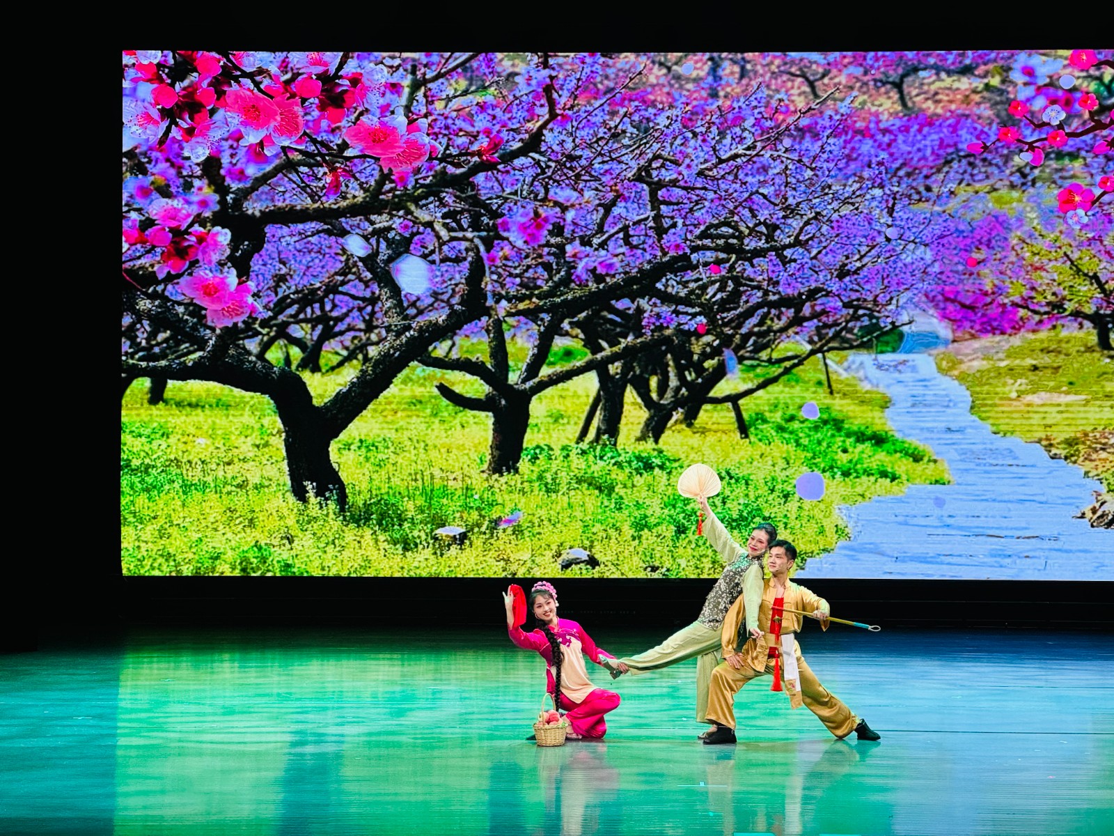 海门山歌剧《采桃》上榜文旅部优秀传统折子戏复排计划名录1.jpg