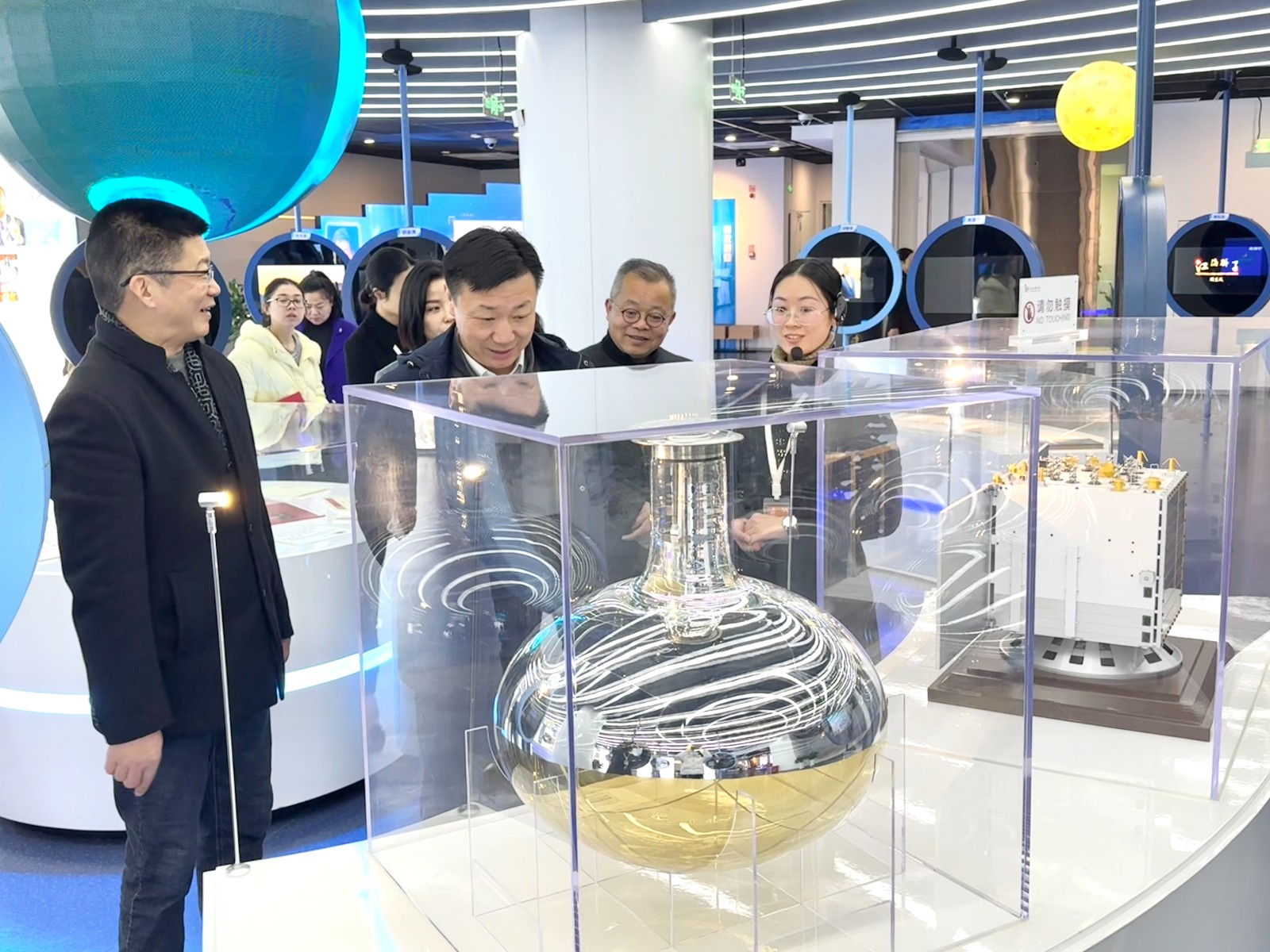 王智局长调研南通市文化馆5.jpg 王智局长调研南通市文化馆5.jpg