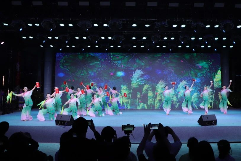 “跟着文化馆老师学跳舞”打造老百姓自己的秀场2.jpg “跟着文化馆老师学跳舞”打造老百姓自己的秀场2.jpg